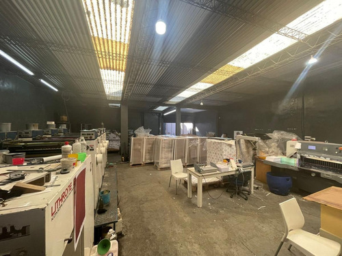 Imagen 13 de 16 de Galpón Comercial 241 M² S/ Colectora De Acceso Oeste - Ituzaingó