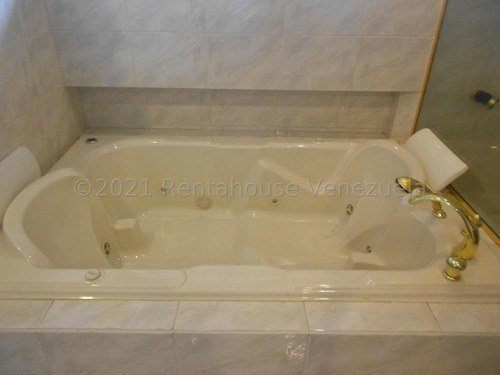 Imagen 21 de 29 de Casa En Venta 22-13079 Los Campitos Wp 04120104330