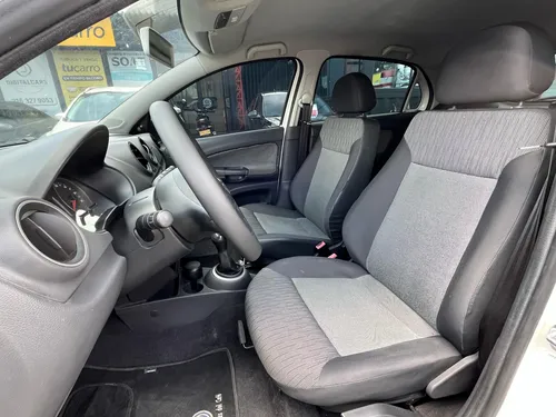 Volkswagen Gol Power 1.6cc MT AA 4X2