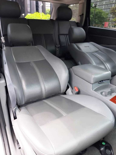 Imagen 10 de 14 de Jeep Grand Cherokee Limited 2007 4x2 Automático