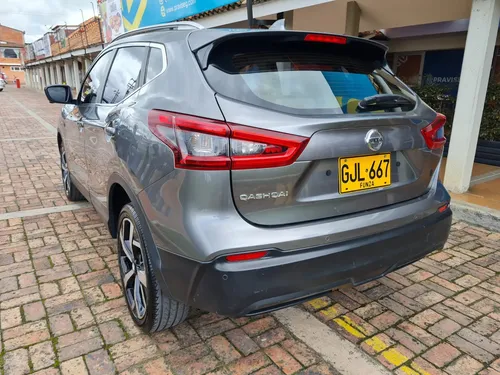 Nissan Qashqai Exclusive 2.0cc TP AA 4X2