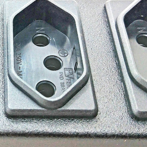 Imagem 4 de 4 de Régua Rack Padrão 19 Polegadas Bivolt 12 Tomada 20a Metalico