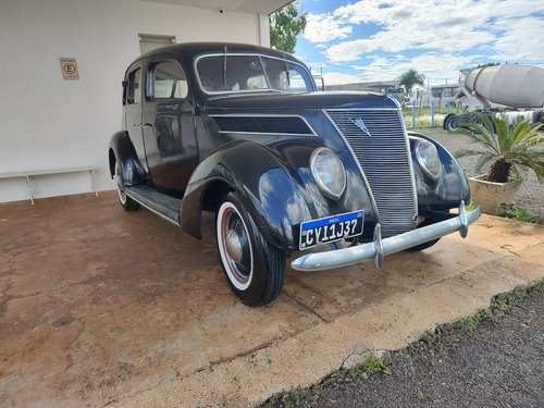 Ford V8 De Luxe 1937