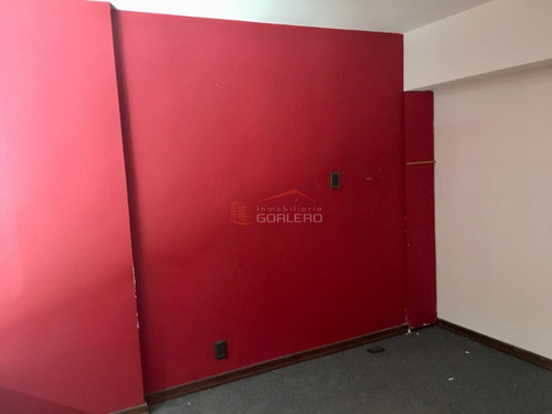 Venta Y Alquiler De Local En Gorlero, Península, Punta Del Este- Ref: 25815