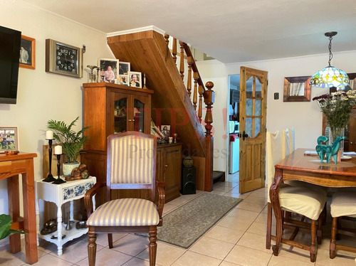 Acogedora Casa Con Cercanía A Servicios En Talagante