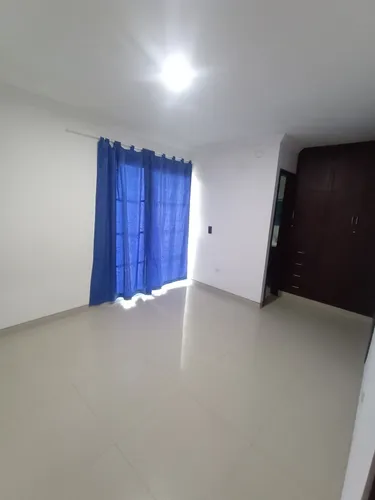 Arrienda Habitación Con Baño
