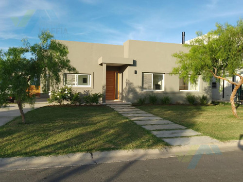 Venta Y Alquiler De Casa En Santa Emilia