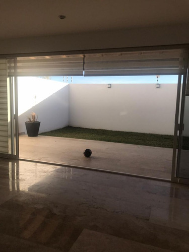 Linda Residencia En Lomas De Juriquilla, Terreno De 250, 4ta