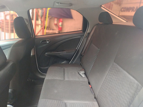 Imagem 9 de 14 de Toyota Etios Sedan X 1.5 (flex) Flex Manual