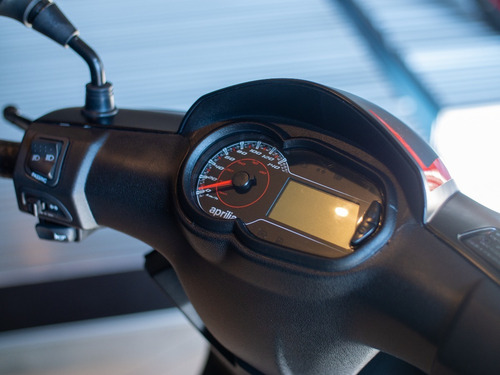 Imagen 11 de 15 de Scooter Aprilia Sr 160 Negro - Cuotas Sin Interés
