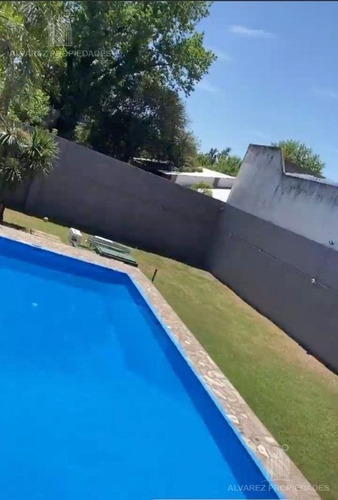 Imagen 18 de 21 de Casa Amplio Parque Hurlingham. Permuta