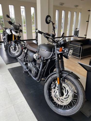 Triumph Bonneville T120 Black