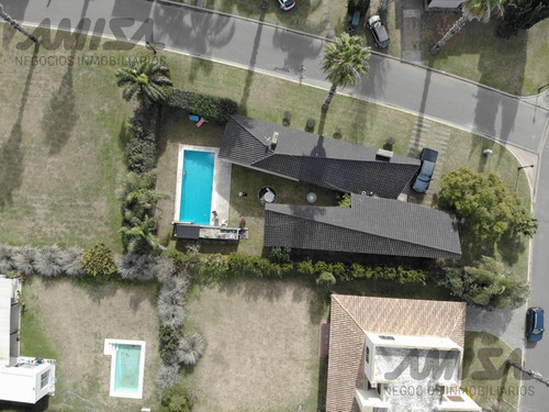 Casa En Venta En San Marino - Funes Hills - 3 Dormitorios