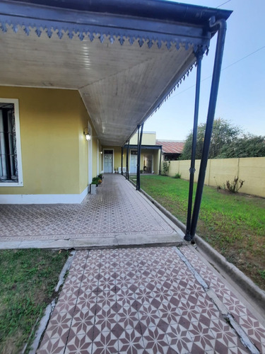 Casa Multiuso En Perfectas Condiciones Con Servicios De Gas Natural, Cloacas, Y Luz