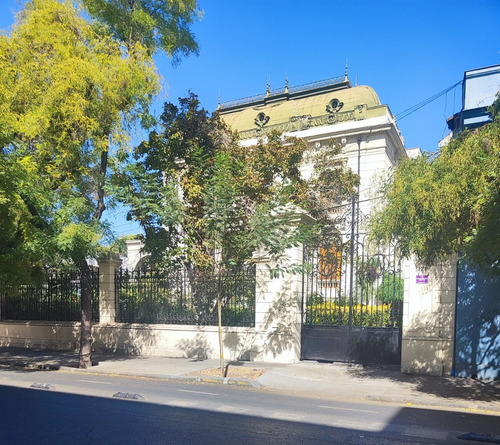 Metro Los Héroes / 2dorm Alonso Ovalle, Dieciocho