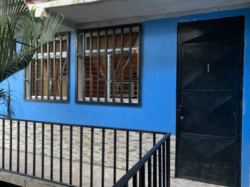 Cabina Pequeña En El Invu De Barranca - Excelente Seguridad.