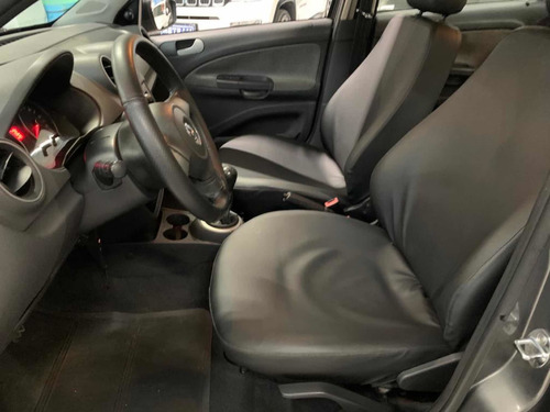 Imagem 9 de 10 de Volkswagen Voyage 2014 1.6 Vht Total Flex 4p