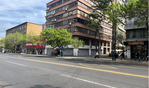 Local Comercial En Arriendo En Providencia 468 M2