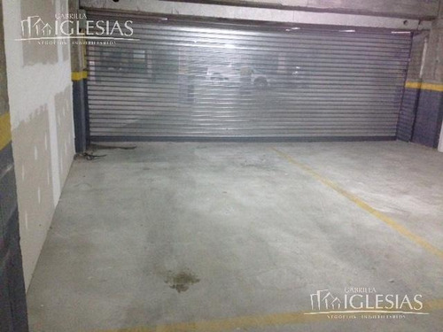 Imagen 7 de 10 de Cochera Subterranea Cubierta Cerrada Dos Autos En Alquiler