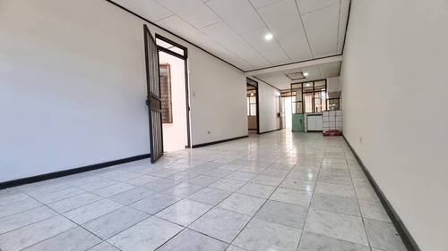 Imagen 4 de 12 de Propiedad Con Dos Casas, Aserrí, Urbanización El Zorzal