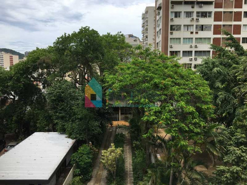 Imagem 6 de 15 de Apartamento Totalmente Reformado, Fino Acabamento Em Localização Privilegiada Tranquilidade Total !! - Boap10473