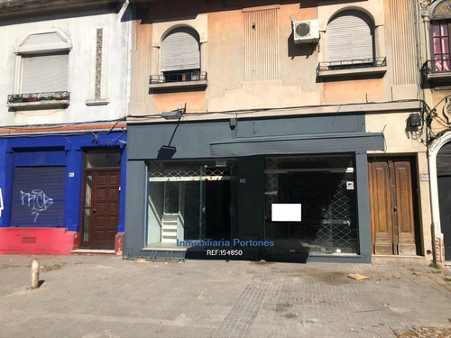 Se Alquila Local Comercial Sobre Av. Gral Flores