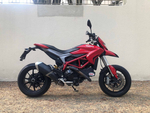 32500 Hypermotard 821