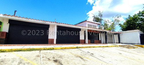 Local Comercial En Venta En Las Mercedes Cabudare Consta De 3 Locales En Uno Con Maravillosa Distribución, Área De Cocina, Oficina Y Un Baño Gabriela C.