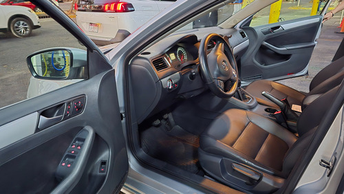 Volkswagen Jetta 2.5 Sport Mt
