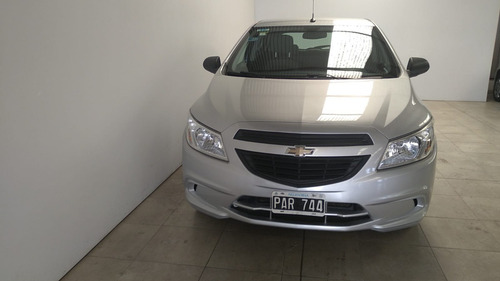 Imagen 2 de 8 de Chevrolet Onix 1.4 N Lt Con Gnc 2015