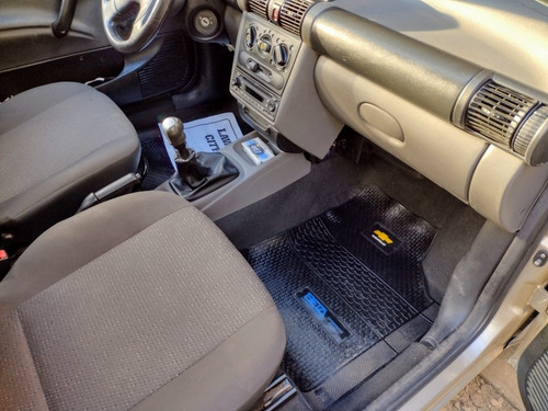 Particular Vende: Chevrolet Classic 1.4 Ls Aa+dir 2013.