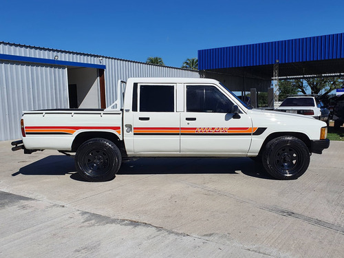 Toyota Hilux 2.4 D/cab 4x2 D 1989