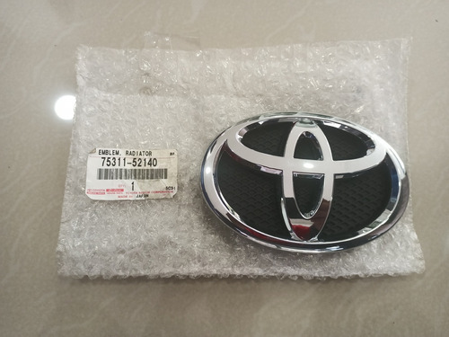 Emblema Delantero Toyota Yaris Sport 2006-2009 Original 