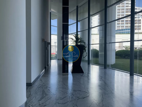 Seasons Tower Venta Mansa Pegado A Enjoy Conrad Hotel