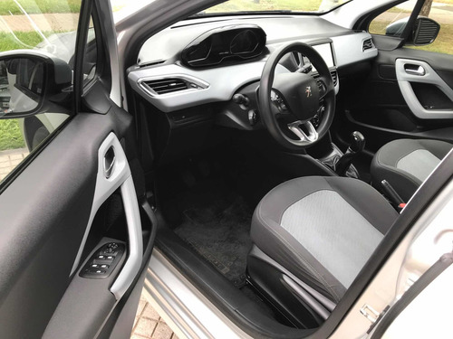 Peugeot 208 1.5 Allure Touchscreen 2014