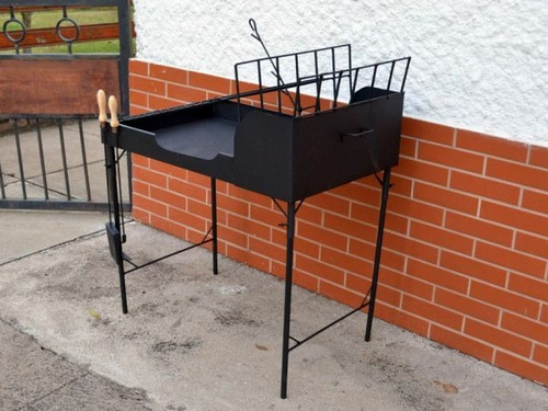 Imagen 3 de 7 de Parrillero Plegable Bandeja Chapa A. 0,75 X A 0,55 X L 0,90.