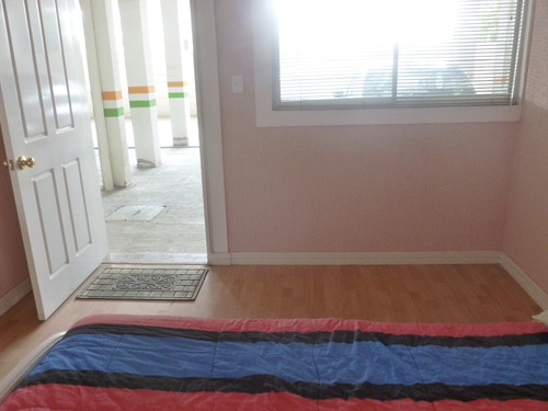 Imagen 3 de 7 de Cumbaya, Dormitorio Una Persona, Baño Y Ducha, Amoblado, Valle, Servicios Básicos Incluidos.