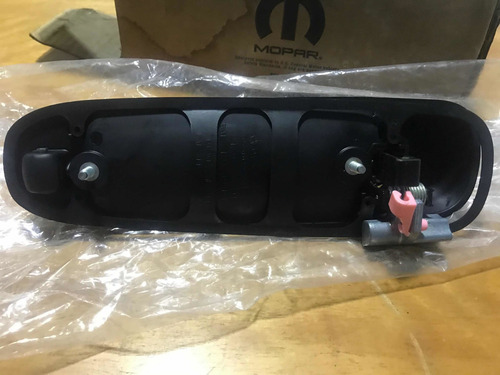 Imagen 4 de 4 de Manilla Jeep Liberty