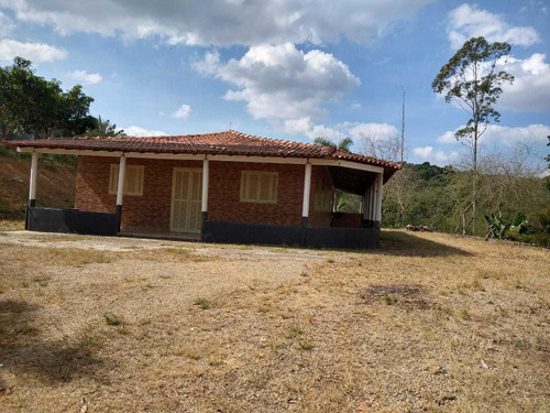 Chácara 6 Cômodos, Piscina ,área De Lazer 9 Mil Metros