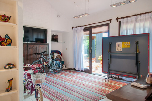 Casa En Venta De 7 Dormitorios En Playa Mansa