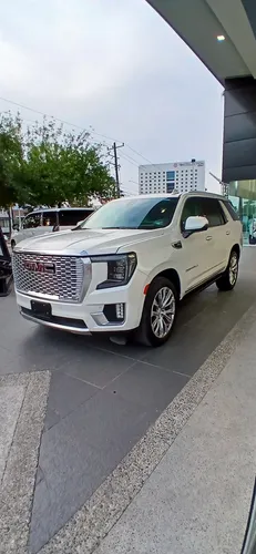 GMC Yukon DENALI 10 VEL AWD AT