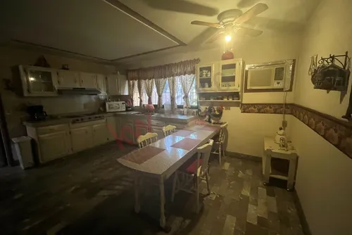 Casa En Chapultepec: 1 Piso, Confort Y Amplitud.