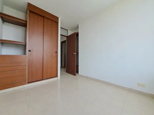 Apartamento En Arriendo En Prados Del Este. Cod A26421