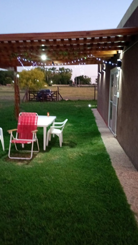 Casa Con Pileta, Parrilla Y Terreno Libre Barrio Cerrado