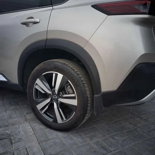 Nissan X-trail 2025
