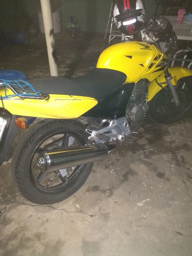 Imagem 2 de 8 de Honda Twister