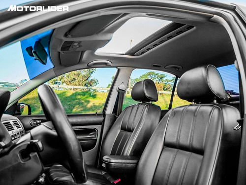 Imagen 10 de 15 de Volkswagen Bora 2.0 Trendline At Ex Full| Permuta / Financia
