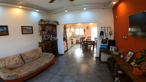 Imagen 2 de 15 de Casa En En Excelente Estado En Hurlingham!!!