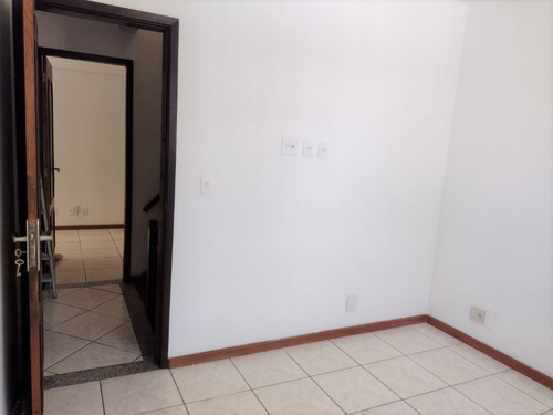 Imagem 14 de 19 de Condomínio Fechado- Duplex 3 Quartos 2 Vagas Cobertas (cobertura Zetaflex ) 1 Suíte 1 Banheiro Social 2 Lavabos Terraço Com Churrasqueira -melhor Do Bairro Direto Proprietário-imóvel Vazio
