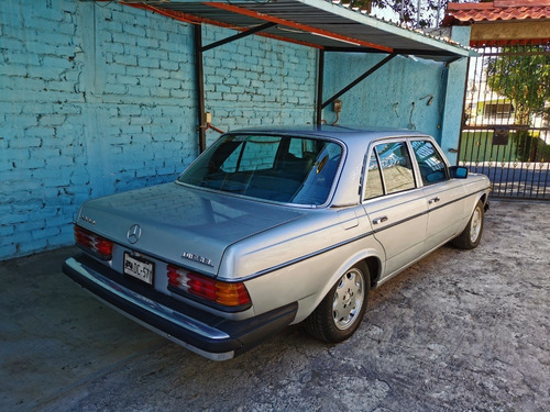 Imagen 4 de 15 de Mercedes Benz 240d